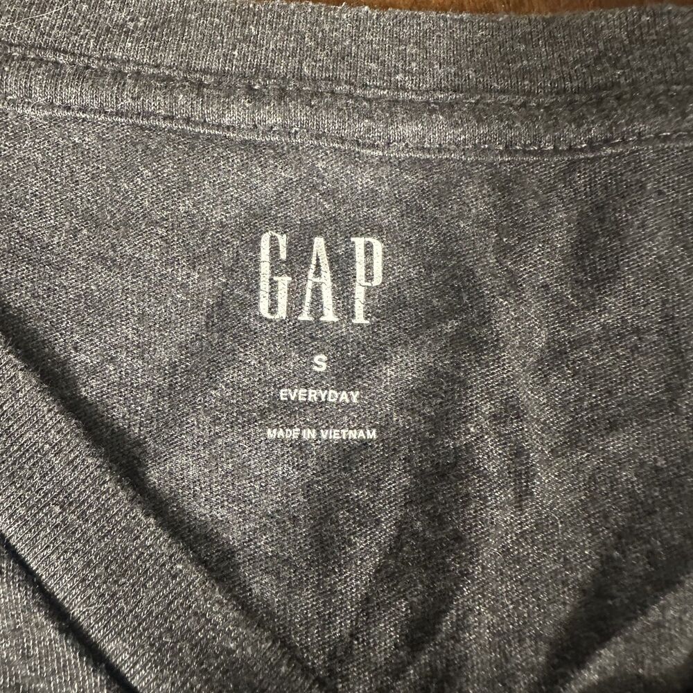 Gap Men's Short Sleeve Vee Neck Tee Everyday V Neck T-shirt Size Small Gray